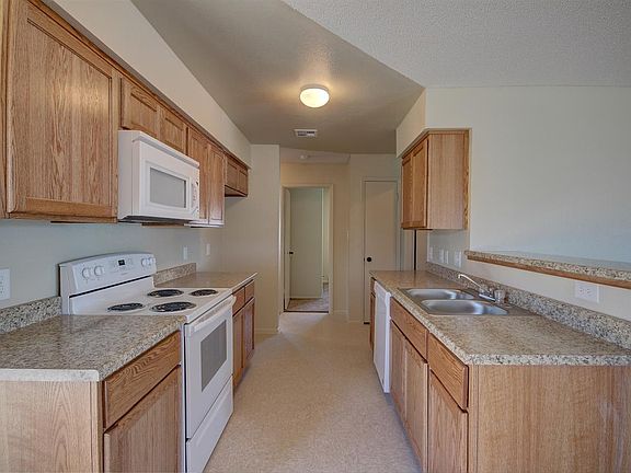 5th image of 3748 S Susannah Dr