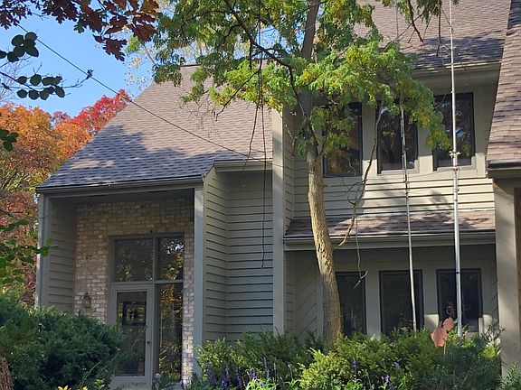 2nd image of S44W25780 Underwood Ct