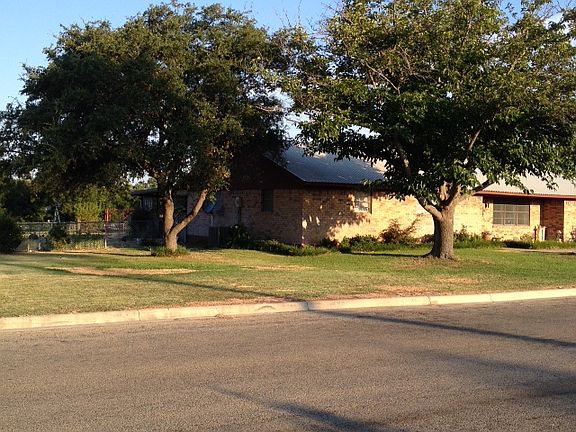 3rd image of 108 Meadow Glen Dr