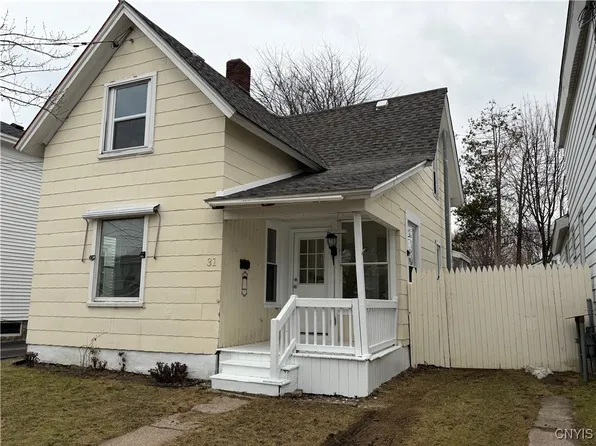31 E 7th St, Oswego, NY 13126