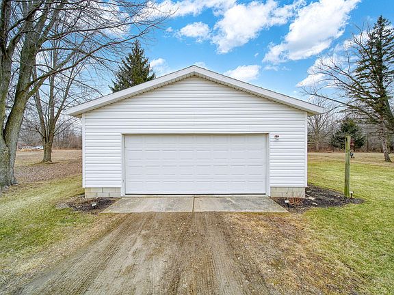 3rd image of 13412 Wabash Rd