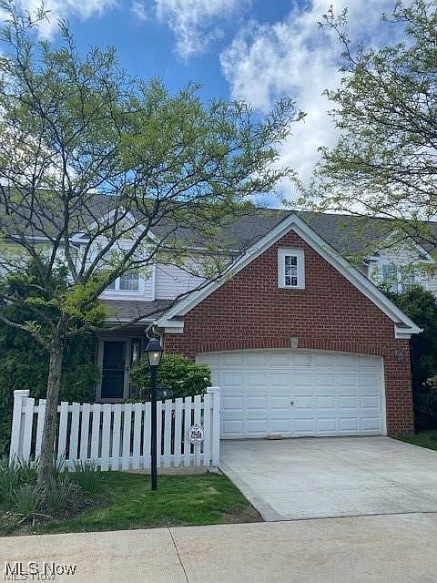 1st image of 5 Shaker Glen Ln