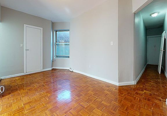 3rd image of 241 W 13th St APT 16