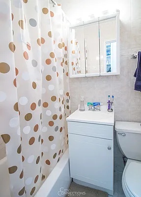 Rented by City Connections Realty | media 5