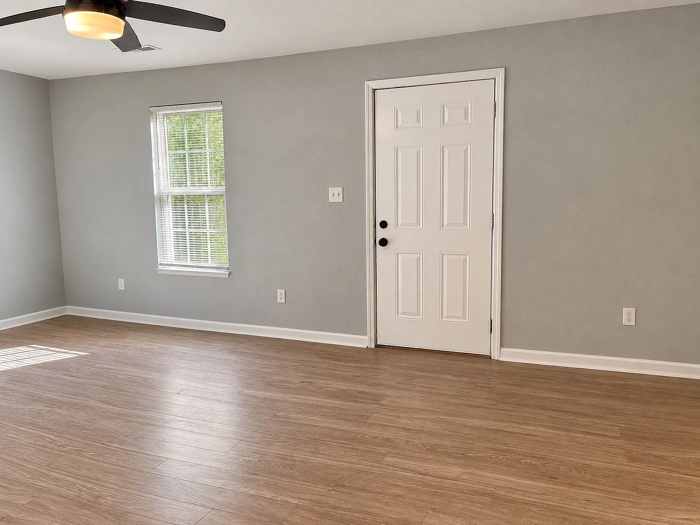 3 bed, 1.5 bath, 1222 sqft, $1,495 — Photo 3