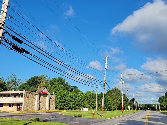 4th image of 22495 Brookpark Rd