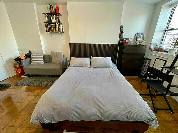 5th image of 301 E 110th St #4AA