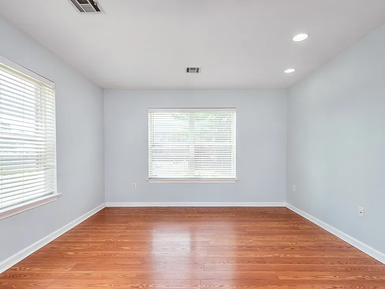 901 Stuyvesant Ave #101 — Photo 9
