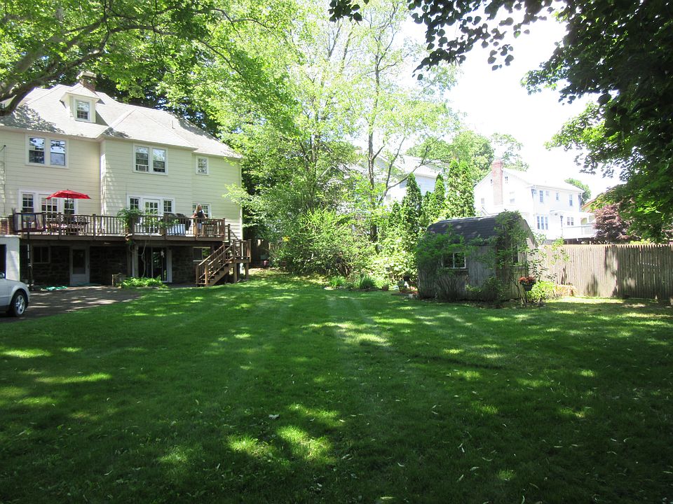 1st image of 82 Puritan Dr