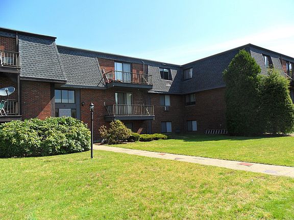 5th image of 3-54 Stoneybrook Dr #3002