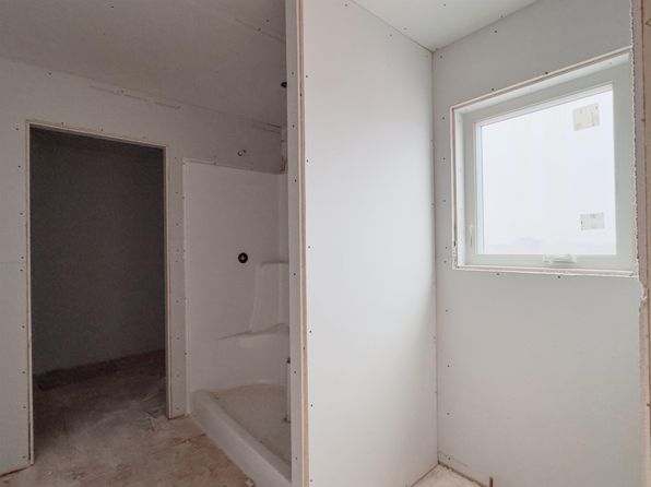 2124 E 41st St, Kearney, NE 68847