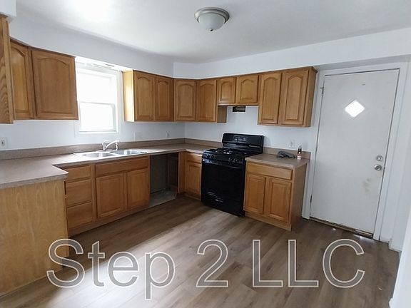 2nd image of 25670 Briardale Ave