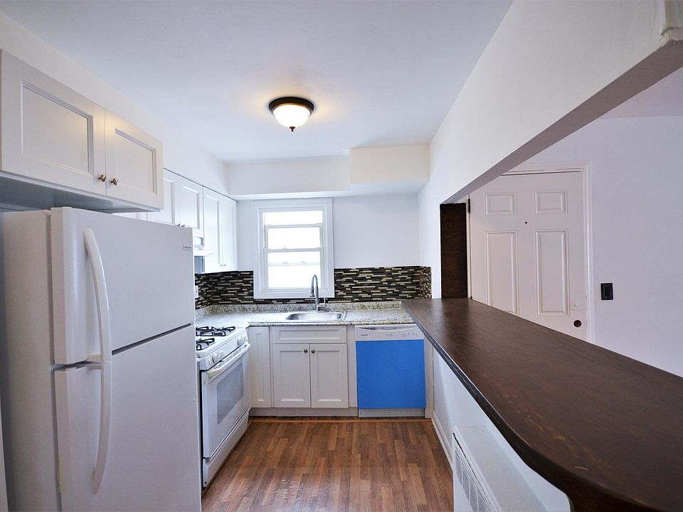 1st image of 194 Saratoga Ave APT 2