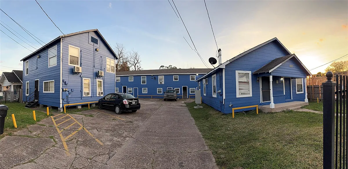 Building Photo - 7018 Avenue F #1