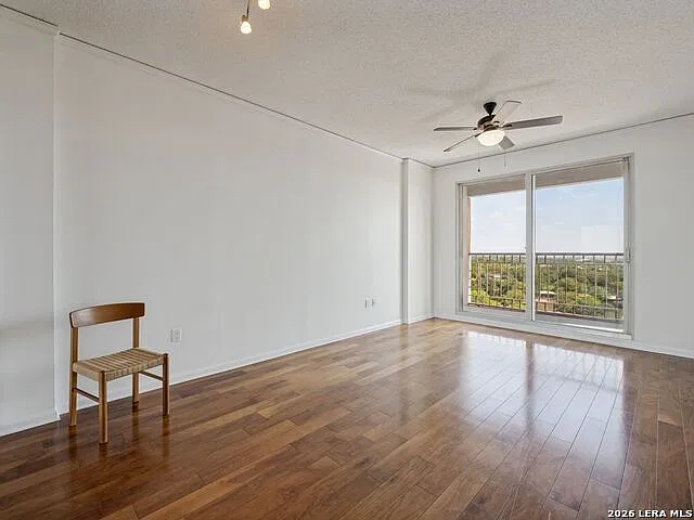 1 Towers Park Ln — Photo 4