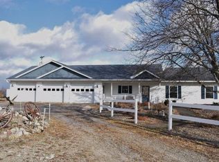 6042 230th St, Winsted, MN 55395
