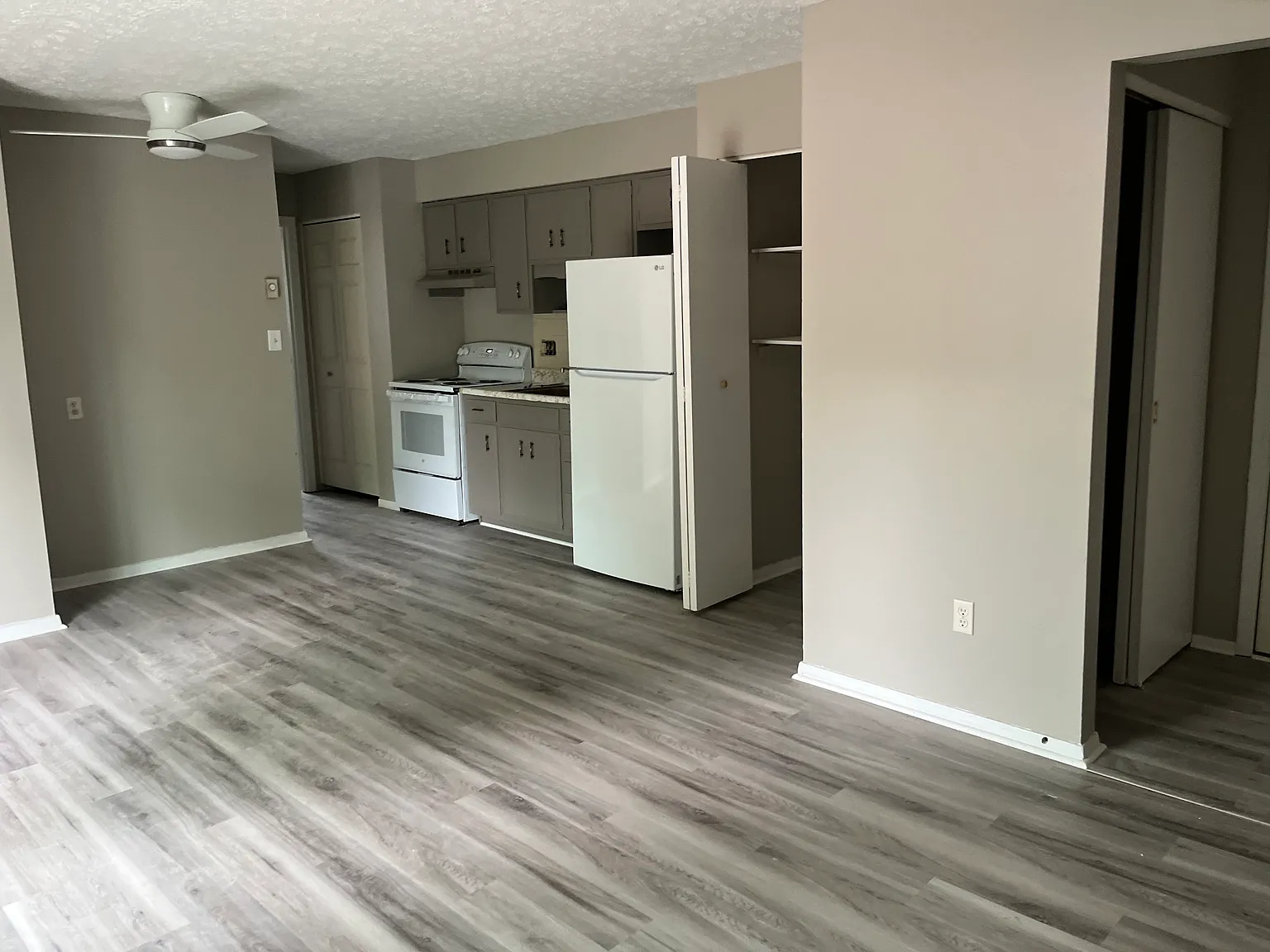 2 bed, 900 sqft, $925 — Photo 2