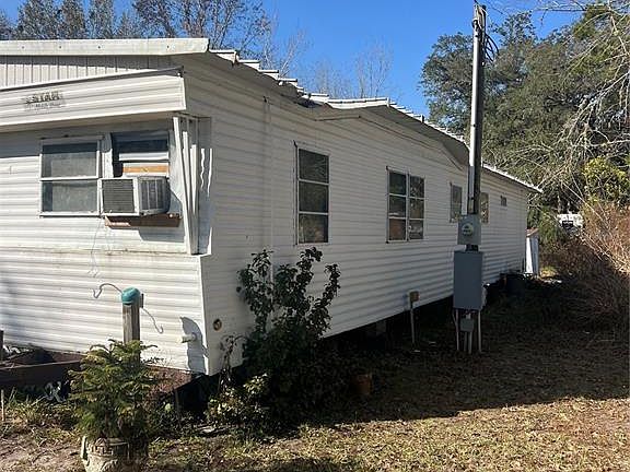 2nd image of 118 Creekside Rd