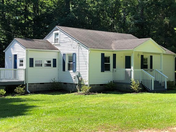 3rd image of 225 Oakwood Drive