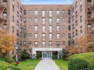 226-26 26th Un, Oakland Gardens, NY