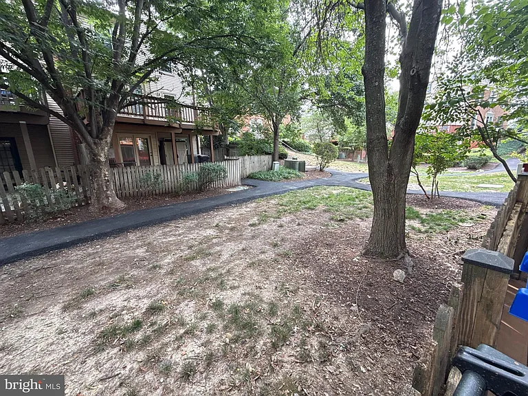 5832 Apsley House Ct — Photo 30