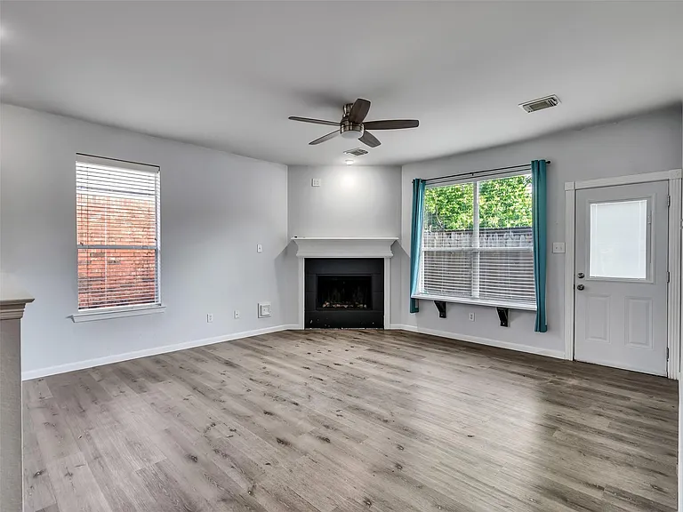 1906 Cameo Ct — Photo 17