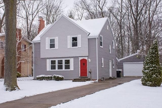 1st image of 526 S Twyckenham Dr