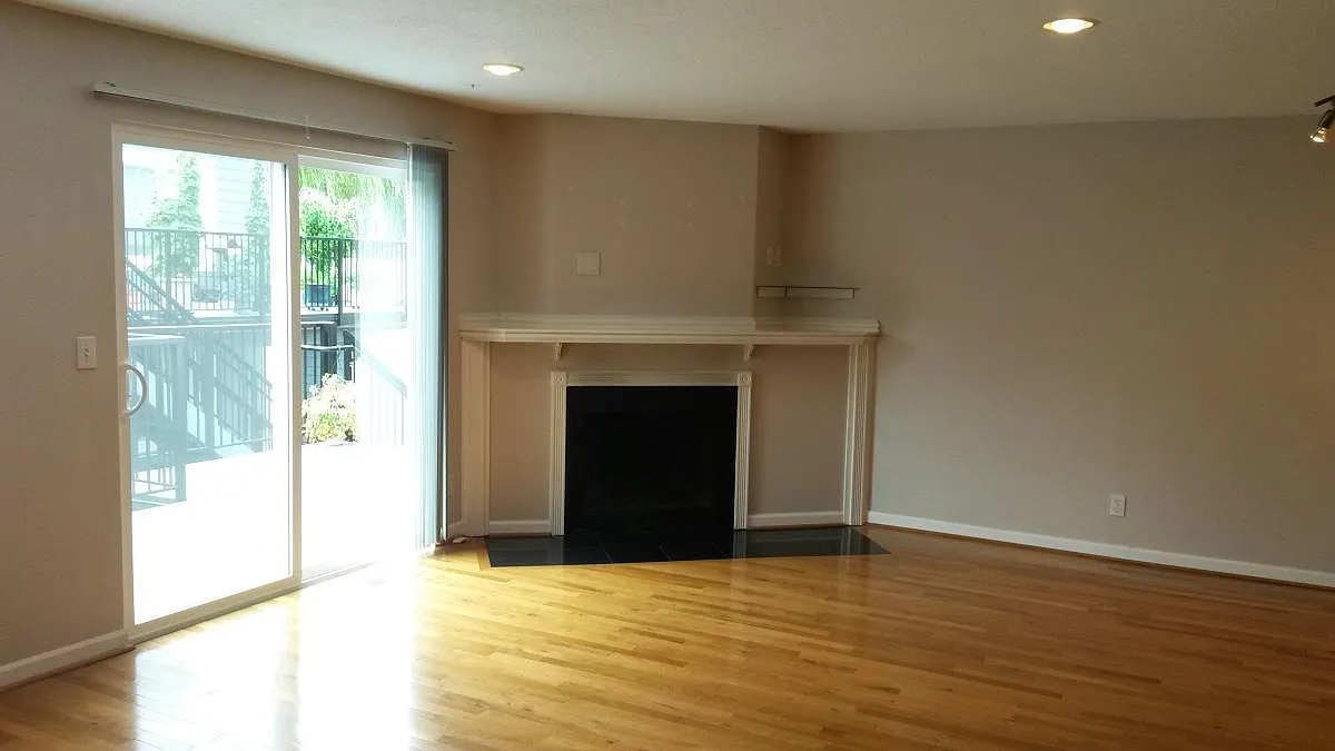 2 bed, 1238 sqft, $2,950 — Photo 4