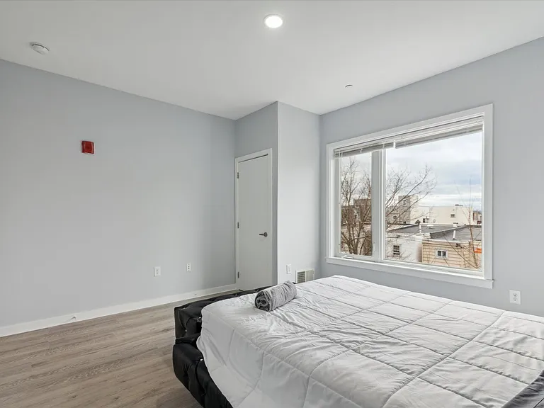 1238 N 28th St #3F — Photo 21