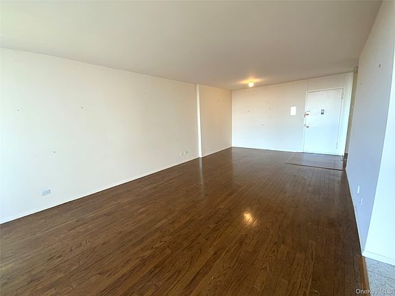 5th image of 27010 Grand Central Parkway #22S