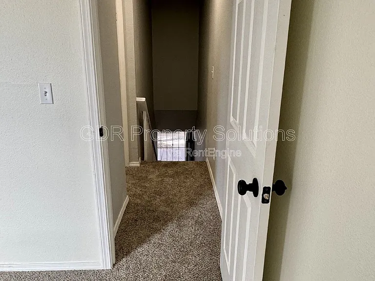 700 Fruit Ave NW — Photo 11