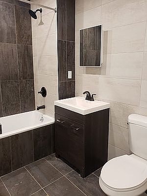 5th image of 977 E 34th St #1A