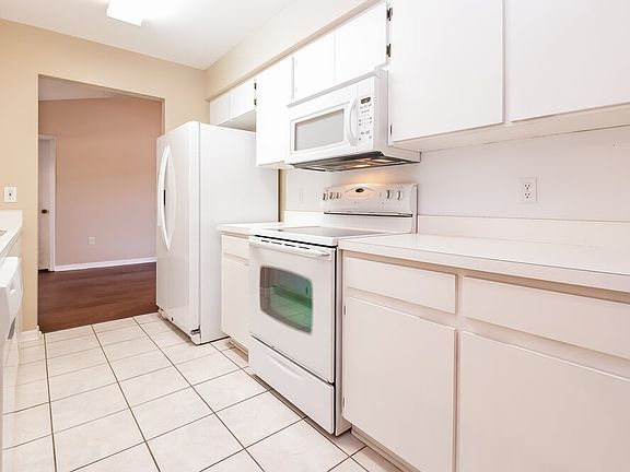 5th image of 1018 Malletwood Dr
