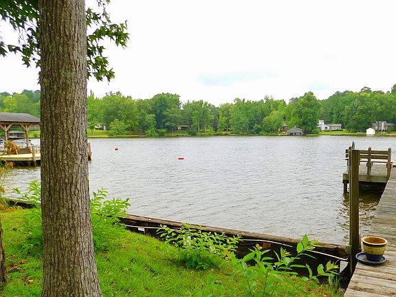 3rd image of 114 Woodhaven Dr