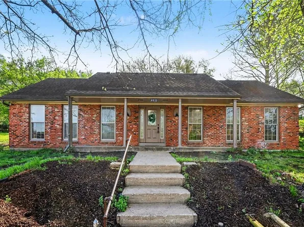 4811 NW Waukomis Dr, Northmoor, MO 64151