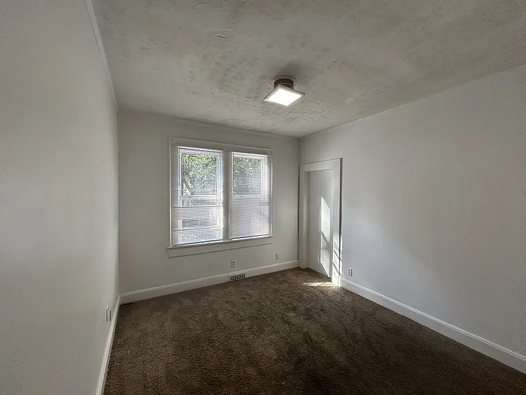 445 E Eufaula St — Photo 15