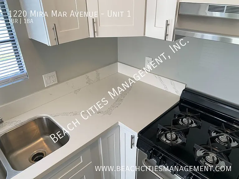 1220 Mira Mar Ave #1 — Photo 15