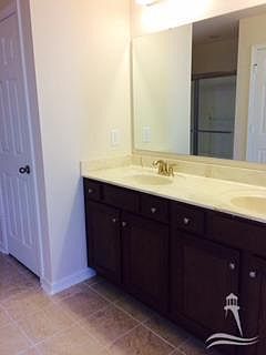 5th image of 768 Pickering Drive NW