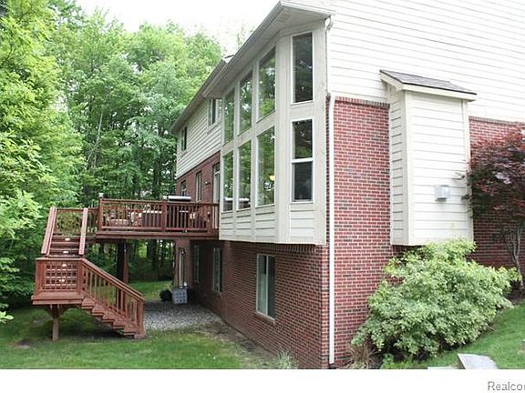4th image of 1820 Cedar Bend Dr