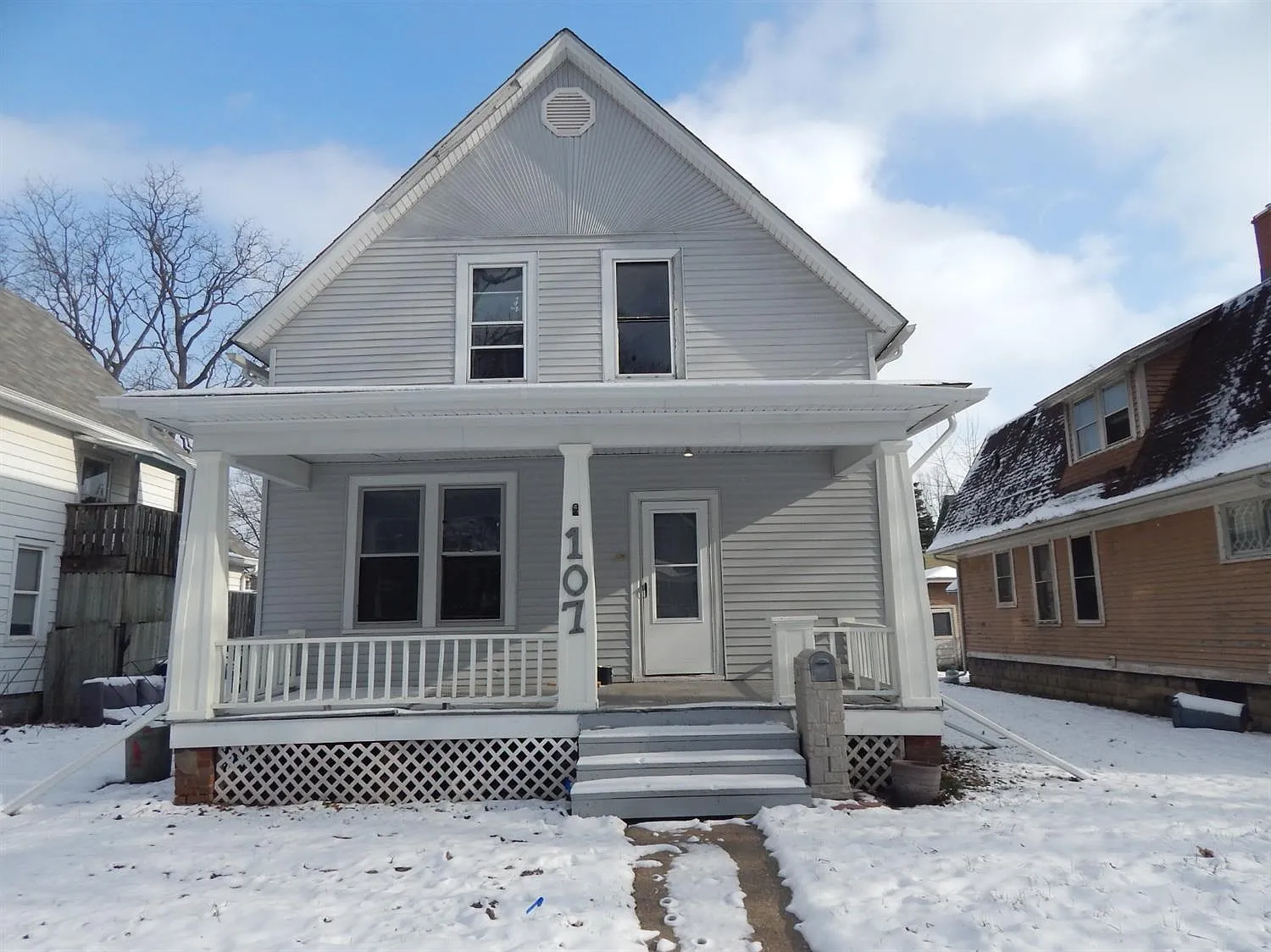 107 Woodward St photo 1