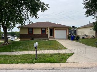13013 Smalley Ave, Grandview, MO 64030