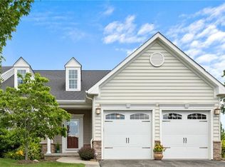 810 Village Club Dr, Wexford, PA 15090