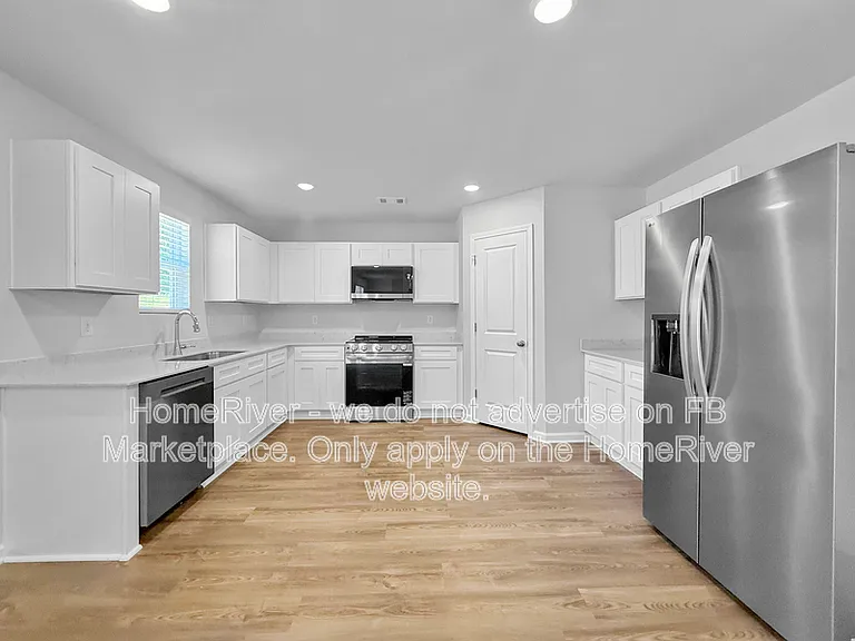 483 Sundown Dr — Photo 2