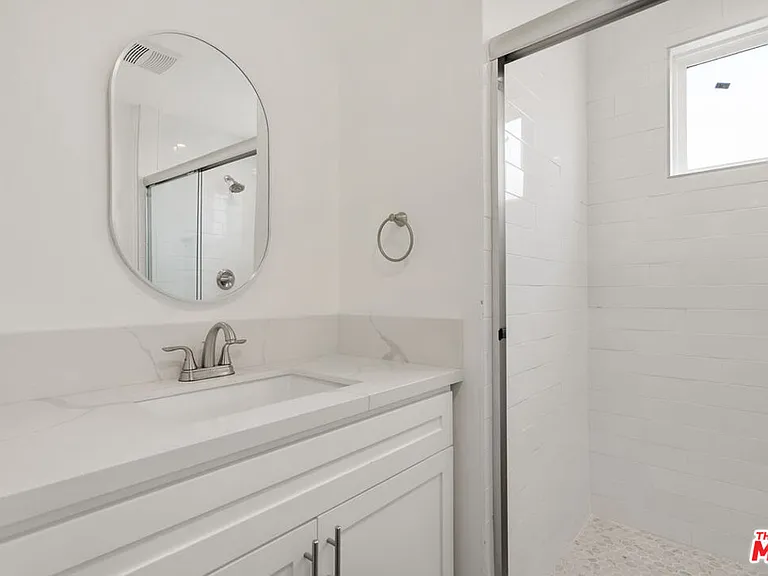 1341 N Mariposa Ave — Photo 51