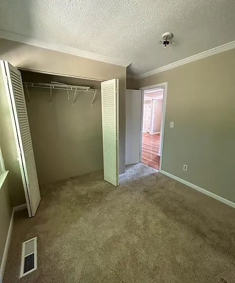 1507 Locust Cir SE — Photo 8