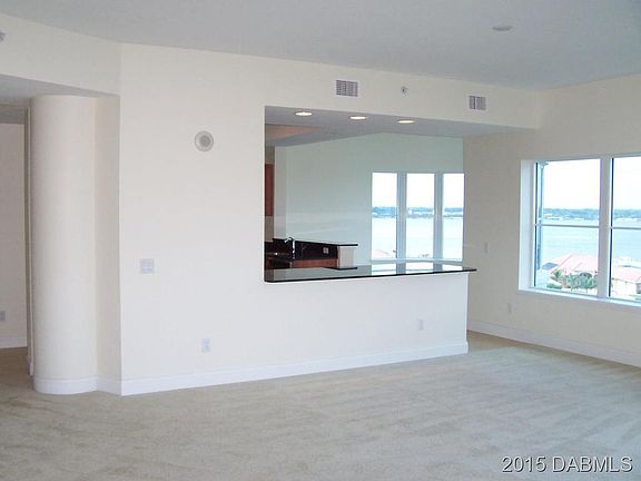 5th image of 2 Oceans Blvd #706