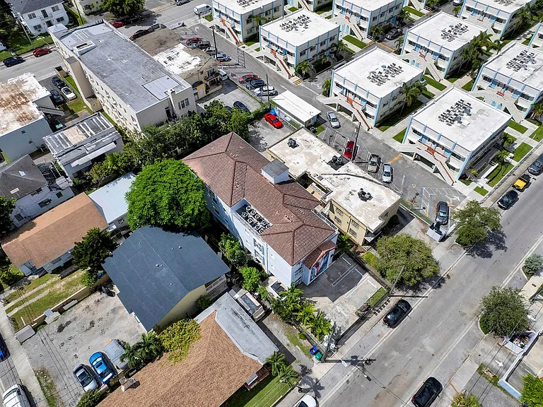 520 SW 5th St — Photo 28