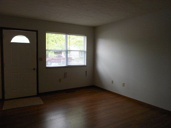 3rd image of 1223 Grenada Dr