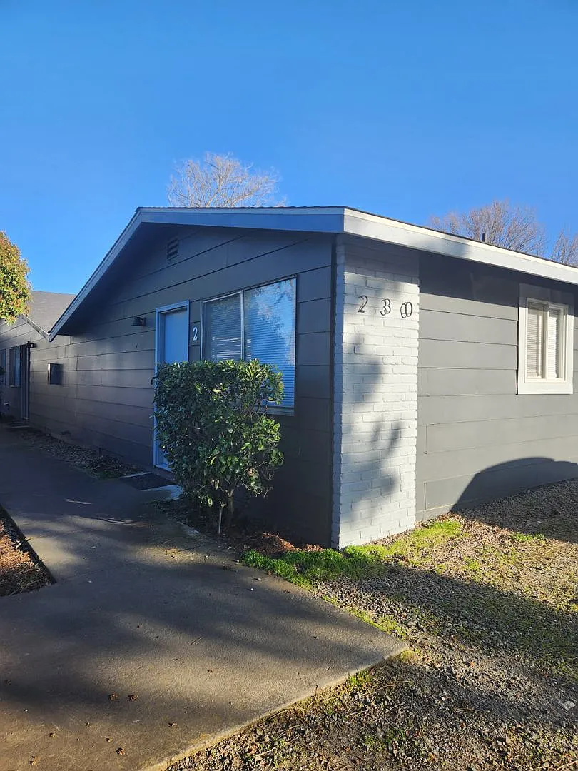 One Bedroom Apartment in Central Medford | Available Now — Photo 2