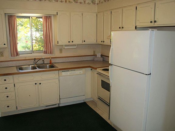 3rd image of 1707 Indian Woods Dr